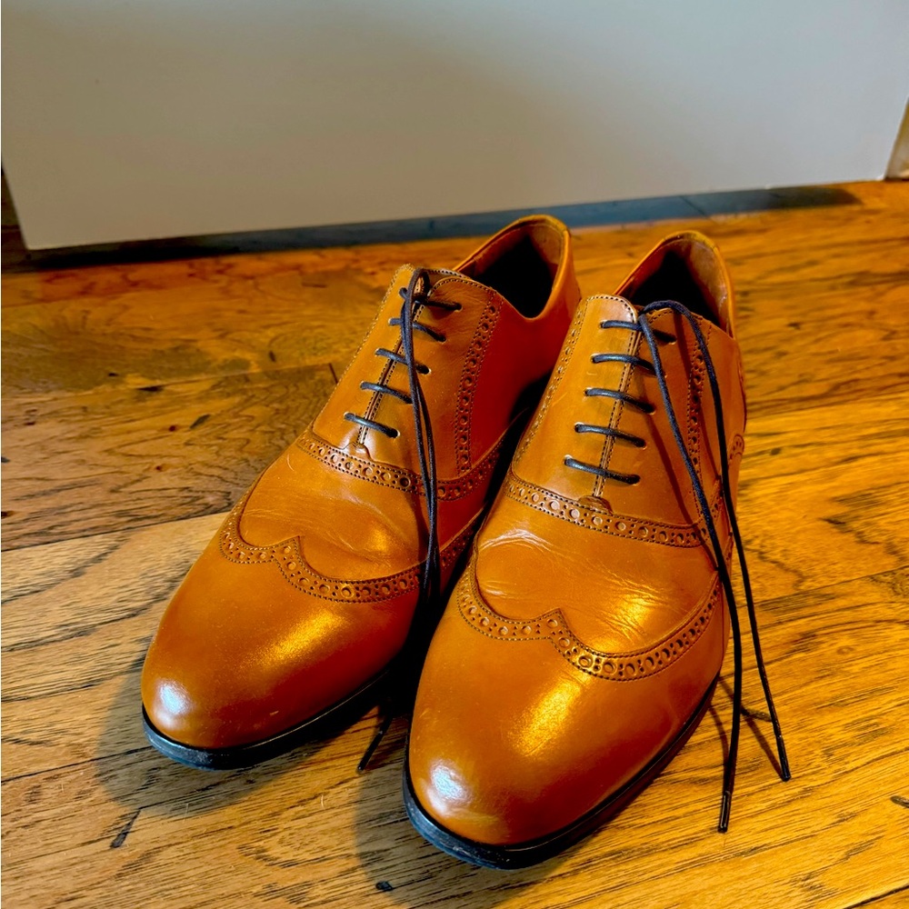 Wolf and Shepherd Captoe Wingtip Oxford Size 12d in Honey/Tan